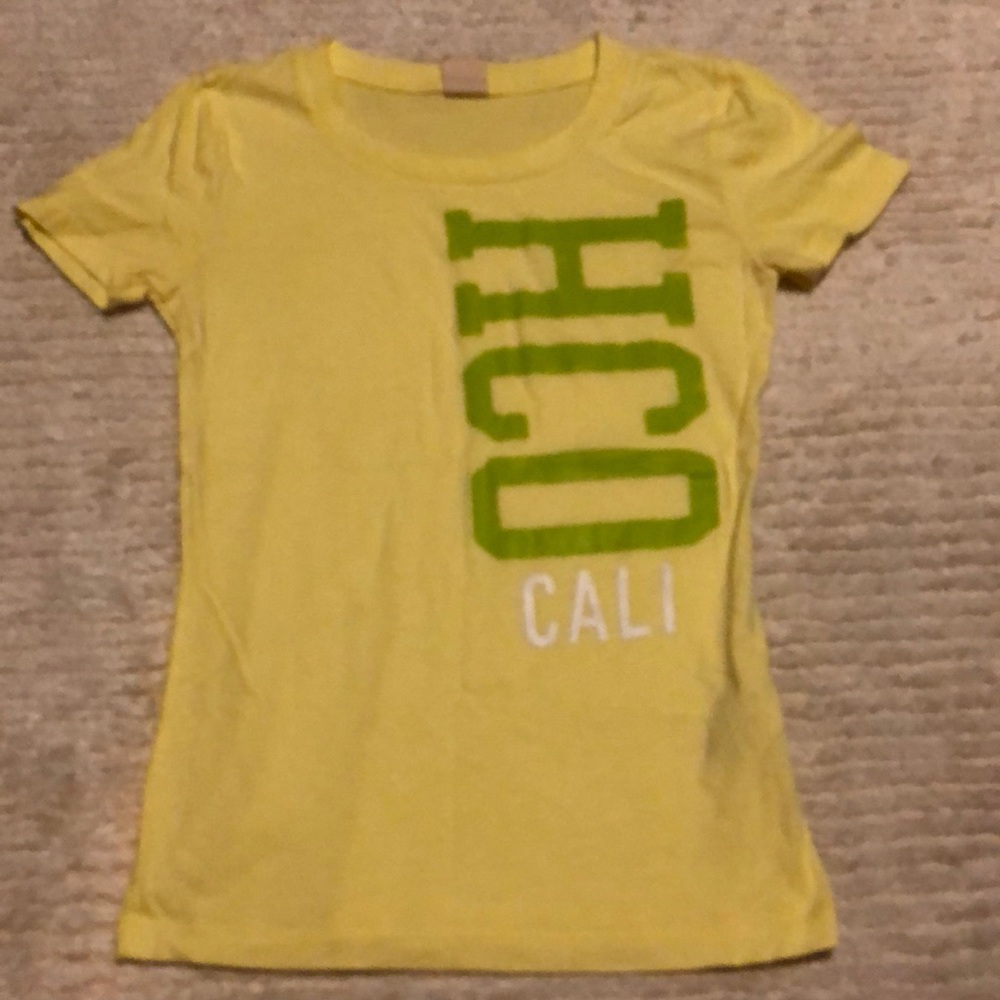 Hollister tee